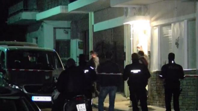 &Sigma;&omicron;&kappa;ά&rho;&omicron;&upsilon;&nu; &omicron;&iota; &lambda;&epsilon;&pi;&tau;&omicron;&mu;έ&rho;&epsilon;&iota;&epsilon;&sigmaf; &tau;&eta;&sigmaf; &tau;&rho;&alpha;&gamma;&omega;&delta;ί&alpha;&sigmaf; &sigma;&tau;&eta; &Delta;&rho;ά&mu;&alpha; | &laquo;Έ&beta;&alpha;&lambda;&alpha; &tau;&omicron; &mu;&alpha;&xi;&iota;&lambda;ά&rho;&iota; &pi;ά&nu;&omega; &sigma;&tau;&omicron; &kappa;&epsilon;&phi;ά&lambda;&iota; &tau;&eta;&sigmaf; &mu;&eta;&tau;έ&rho;&alpha;&sigmaf; &mu;&omicron;&upsilon; &kappa;&alpha;&iota; &tau;&eta; &sigma;&kappa;ό&tau;&omega;&sigma;&alpha;&raquo;