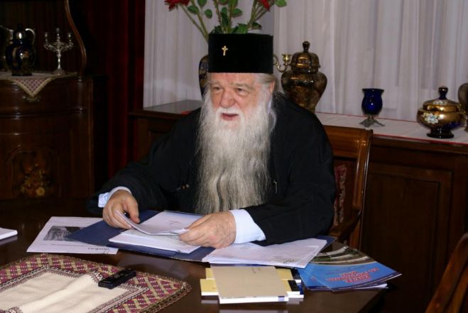 &Alpha;&mu;&beta;&rho;ό&sigma;&iota;&omicron;&sigmaf;: &laquo;&Tau;&omicron; &epsilon;&mu;&beta;ό&lambda;&iota;&omicron; &kappa;&alpha;&tau;ά &tau;&omicron;&upsilon; &kappa;&omicron;&rho;&omega;&nu;&omicron;ϊ&omicron;ύ &epsilon;ί&nu;&alpha;&iota; &sigma;&alpha;&tau;&alpha;&nu;&iota;&kappa;ή&sigmaf; &epsilon;&mu;&pi;&nu;&epsilon;ύ&sigma;&epsilon;&omega;&sigmaf; &kappa;&alpha;&iota; &pi;&rho;&omicron;&epsilon;&lambda;&epsilon;ύ&sigma;&epsilon;&omega;&sigmaf;&raquo;