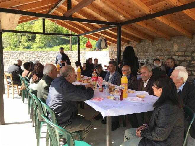 Γορτυνία | Γιόρτασε το εκκλησάκι στους πρόποδες της πανέμορφης λίμνης Λάδωνα (εικόνες)