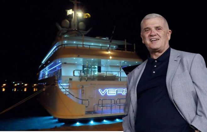 &Sigma;&tau;&eta; &Delta;&upsilon;&tau;&iota;&kappa;ή &Mu;ά&nu;&eta; &omicron; &Mu;&epsilon;&lambda;&iota;&sigma;&sigma;&alpha;&nu;ί&delta;&eta;&sigmaf;