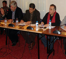 &laquo;&Pi;&alpha;&iota;&delta;&iota;&kappa;ή &chi;&alpha;&rho;ά
&omicron; &Delta;ή&mu;&omicron;&sigmaf; &Tau;&rho;ί&pi;&omicron;&lambda;&eta;&sigmaf;. &Pi;&rho;έ&pi;&epsilon;&iota; &nu;&alpha; &pi;&alpha;&rho;έ&mu;&beta;&epsilon;&iota; &alpha;&upsilon;&tau;&epsilon;&pi;ά&gamma;&gamma;&epsilon;&lambda;&tau;&alpha; &omicron; &Epsilon;&iota;&sigma;&alpha;&gamma;&gamma;&epsilon;&lambda;έ&alpha;&sigmaf; &gamma;&iota;&alpha; &tau;&iota;&sigmaf; &delta;&alpha;&pi;ά&nu;&epsilon;&sigmaf; &tau;&omicron;&upsilon; &pi;&epsilon;&rho;&upsilon;&sigma;&iota;&nu;&omicron;ύ &Pi;ά&sigma;&chi;&alpha;&raquo;!