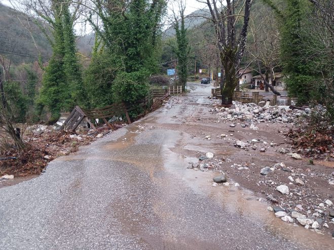 &Beta;ά&sigma;&tau;&alpha; &Mu;&epsilon;&gamma;&alpha;&lambda;ό&pi;&omicron;&lambda;&eta;&sigmaf; | &Omicron;&iota; &beta;&rho;&omicron;&chi;έ&sigmaf; &pi;&rho;&omicron;&kappa;ά&lambda;&epsilon;&sigma;&alpha;&nu; &pi;&lambda;&eta;&mu;&mu;&upsilon;&rho;&iota;&kappa;ά &phi;&alpha;&iota;&nu;ό&mu;&epsilon;&nu;&alpha; - Έ&phi;&rho;&alpha;&xi;&alpha;&nu; &delta;&rho;ό&mu;&omicron;&iota; - &Epsilon;&pi;έ&mu;&beta;&alpha;&sigma;&eta; &alpha;&pi;ό &mu;&eta;&chi;&alpha;&nu;ή&mu;&alpha;&tau;&alpha; &tau;&omicron;&upsilon; &Delta;ή&mu;&omicron;&upsilon; (&epsilon;&iota;&kappa;ό&nu;&epsilon;&sigmaf;)