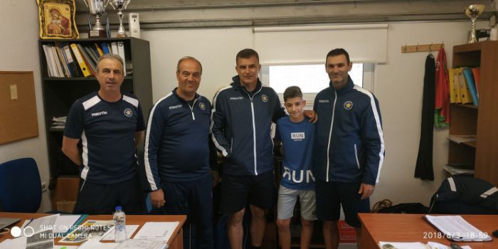 &Sigma;&tau;&eta;&nu; &Epsilon;&theta;&nu;&iota;&kappa;ή &Pi;&alpha;ί&delta;&omega;&nu; &kappa;&lambda;ή&theta;&eta;&kappa;&epsilon; &omicron; &Xi;&epsilon;&pi;&alpha;&pi;&alpha;&delta;ά&kappa;&eta;&sigmaf; &tau;&omicron;&upsilon; &Alpha;&sigma;&tau;έ&rho;&alpha;