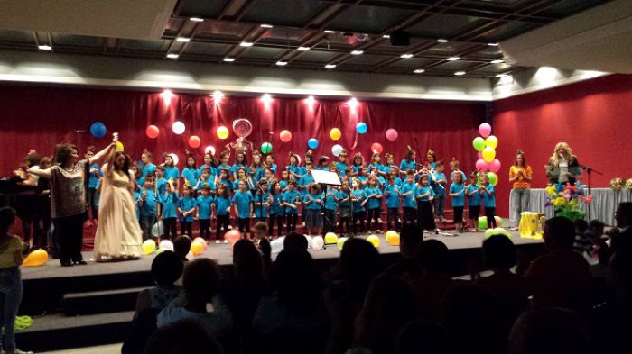 Μία μοναδική μουσική παραμυθοσαλάτα από τα «σκαθάρια» της Χορωδίας Τρίπολης! (vd)