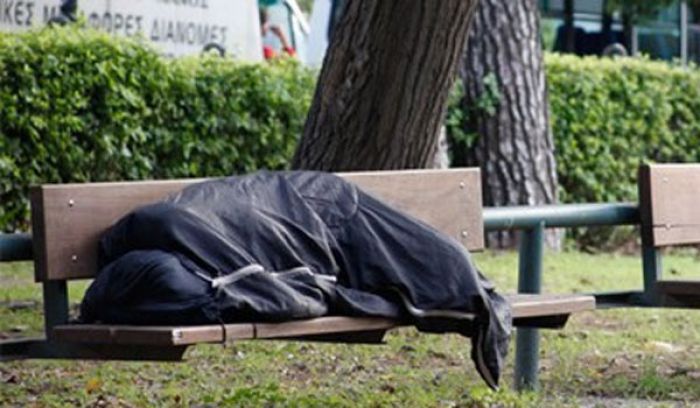 Ο Δήμος Τρίπολης ανέλαβε τα έξοδα κηδείας για τον ξεχασμένο άστεγο που έφυγε από τη ζωή ...