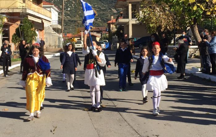&Pi;&alpha;&rho;έ&lambda;&alpha;&sigma;&eta; &gamma;&iota;&alpha; &tau;&eta;&nu; 28&eta; &Omicron;&kappa;&tau;&omega;&beta;&rho;ί&omicron;&upsilon; &sigma;&tau;&eta;&nu; &Kappa;&alpha;&nu;&delta;ή&lambda;&alpha; (&epsilon;&iota;&kappa;ό&nu;&epsilon;&sigmaf;)