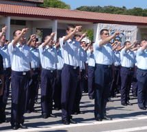 &Omicron;&rho;&kappa;ί&sigma;&tau;&eta;&kappa;&alpha;&nu; &omicron;&iota; &nu;&epsilon;&omicron;&sigma;ύ&lambda;&lambda;&epsilon;&kappa;&tau;&omicron;&iota; &sigma;&tau;&eta;&nu; &Alpha;&epsilon;&rho;&omicron;&pi;&omicron;&rho;ί&alpha; &tau;&eta;&sigmaf; &Tau;&rho;ί&pi;&omicron;&lambda;&eta;&sigmaf; (vd, &epsilon;&iota;&kappa;ό&nu;&epsilon;&sigmaf;)
