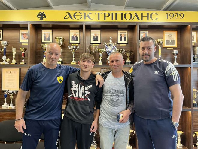 &Omicron; &Nu;&tau;&alpha;&nu;&iota;έ&lambda; &Zeta;&epsilon;&mu;&zeta;ά&nu;&tau;&iota;&alpha; &sigma;&tau;&eta;&nu; &Alpha;&Epsilon;&Kappa; &Tau;&rho;ί&pi;&omicron;&lambda;&eta;&sigmaf;