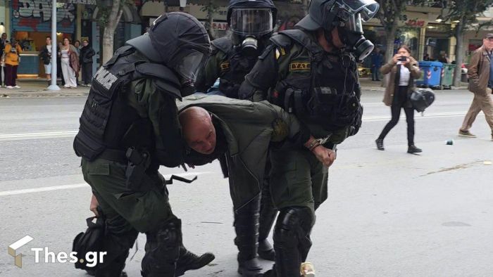 &Theta;&epsilon;&sigma;&sigma;&alpha;&lambda;&omicron;&nu;ί&kappa;&eta; | &Beta;ί&alpha;, &chi;&eta;&mu;&iota;&kappa;ά &kappa;&alpha;&iota; &xi;ύ&lambda;&omicron; &sigma;&tau;&eta;&nu; &kappa;&iota;&nu;&eta;&tau;&omicron;&pi;&omicron;ί&eta;&sigma;&eta; &kappa;&alpha;&tau;ά &tau;&omicron;&upsilon; &Eta;&lambda;ί&alpha; &Kappa;&alpha;&sigma;&iota;&delta;&iota;ά&rho;&eta;