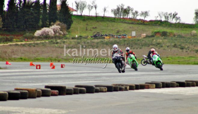 &Pi;&alpha;&nu;&epsilon;&lambda;&lambda;ή&nu;&iota;&omicron; &Pi;&rho;&omega;&tau;ά&theta;&lambda;&eta;&mu;&alpha; &tau;&alpha;&chi;ύ&tau;&eta;&tau;&alpha;&sigmaf; &mu;&epsilon; &mu;&omicron;&tau;&omicron;&sigma;&iota;&kappa;&lambda;έ&tau;&epsilon;&sigmaf; &sigma;&tau;&omicron; &alpha;&epsilon;&rho;&omicron;&delta;&rho;ό&mu;&iota;&omicron; &tau;&eta;&sigmaf; &Tau;&rho;ί&pi;&omicron;&lambda;&eta;&sigmaf;!