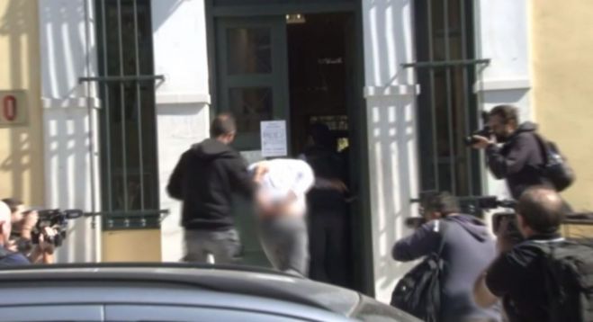 &Kappa;&omicron;&lambda;&omega;&nu;ό&sigmaf; | &Beta;ί&alpha;&zeta;&epsilon; &kappa;&alpha;&iota; &epsilon;&xi;έ&delta;&iota;&delta;&epsilon; 12&chi;&rho;&omicron;&nu;&eta; &ndash; &Pi;ά&nu;&omega; &alpha;&pi;ό 213 &omicron;&iota; &laquo;&pi;&epsilon;&lambda;ά&tau;&epsilon;&sigmaf;&raquo; &tau;&omicron;&upsilon; 53&chi;&rho;&omicron;&nu;&omicron;&upsilon; &pi;&omicron;&upsilon; &epsilon;&pi;&iota;&theta;&upsilon;&mu;&omicron;ύ&sigma;&alpha;&nu; &sigma;&upsilon;&nu;&epsilon;ύ&rho;&epsilon;&sigma;&eta; &mu;&epsilon; &tau;&eta;&nu; &alpha;&nu;ή&lambda;&iota;&kappa;&eta;