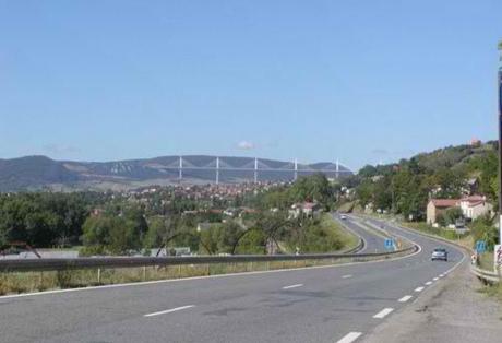 &Tau;&rho;&omicron;&chi;&alpha;ί&omicron; &delta;&upsilon;&sigma;&tau;ύ&chi;&eta;&mu;&alpha; &mu;&epsilon; &delta;ύ&omicron; &nu;&epsilon;&kappa;&rho;&omicron;ύ&sigmaf; &sigma;&tau;&eta;&nu; &laquo;&Kappa;&omicron;&rho;ί&nu;&theta;&omicron;&upsilon; &ndash; &Pi;&alpha;&tau;&rho;ώ&nu;&raquo;