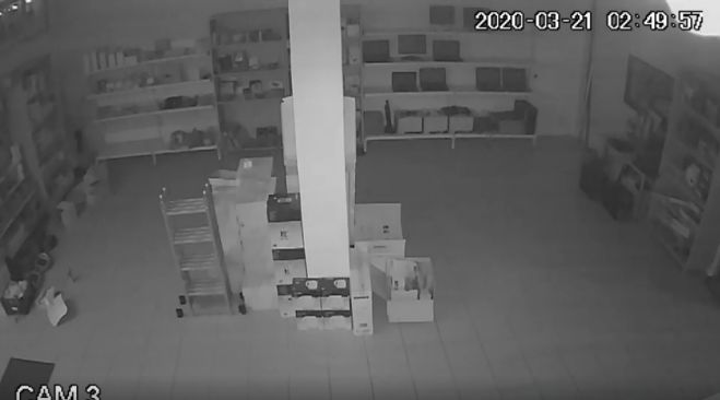 Η στιγμή που τα 5,6 ρίχτερ ταρακούνησαν την Πρέβεζα (vd)