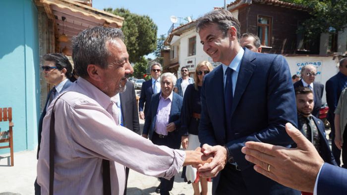 &Gamma;&iota;&alpha;&tau;ί &omicron; &Mu;&eta;&tau;&sigma;&omicron;&tau;ά&kappa;&eta;&sigmaf; &pi;ή&gamma;&epsilon; &sigma;&tau;&eta;&nu; Ί&mu;&beta;&rho;&omicron; &kappa;&alpha;&iota; &tau;&eta;&nu; &Alpha;&lambda;&epsilon;&xi;&alpha;&nu;&delta;&rho;&omicron;ύ&pi;&omicron;&lambda;&eta;