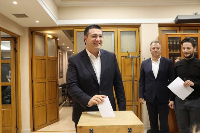 Έ&nu;&omega;&sigma;&eta; &Pi;&epsilon;&rho;&iota;&phi;&epsilon;&rho;&epsilon;&iota;ώ&nu; | &Pi;&rho;ό&epsilon;&delta;&rho;&omicron;&sigmaf; &omicron; &Tau;&zeta;&iota;&tau;&zeta;&iota;&kappa;ώ&sigma;&tau;&alpha;&sigmaf;