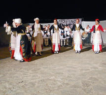 Παραδοσιακοί χοροί της Ελλάδας και της Γαλλίας παρουσιάστηκαν στην Τρίπολη (video)!