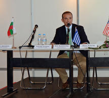 &Omicron;&iota; &epsilon;&xi;&alpha;&gamma;&omega;&gamma;έ&sigmaf; &pi;&rho;&omicron;ϊό&nu;&tau;&omega;&nu; &sigma;&tau;&omicron; &epsilon;&pi;ί&kappa;&epsilon;&nu;&tau;&rho;&omicron; &eta;&mu;&epsilon;&rho;ί&delta;&alpha;&sigmaf; &sigma;&tau;&omicron;&nu; &epsilon;&kappa;&theta;&epsilon;&sigma;&iota;&alpha;&kappa;ό &chi;ώ&rho;&omicron; &tau;&omicron;&upsilon; &laquo;&Alpha;&rho;&kappa;&alpha;&delta;&iota;&kappa;&omicron;ύ &Pi;&alpha;&nu;&omicron;&rho;ά&mu;&alpha;&tau;&omicron;&sigmaf;&raquo;