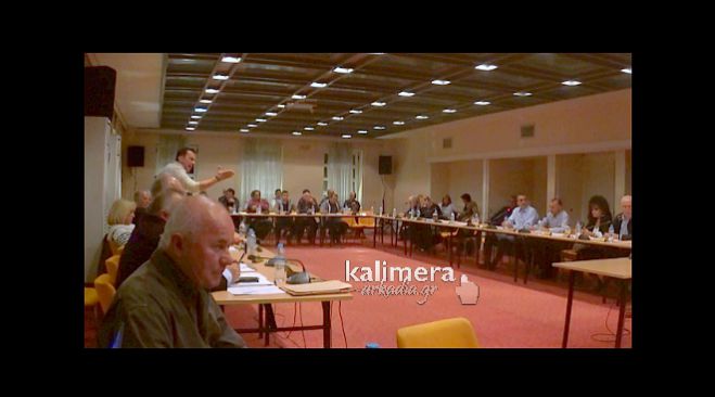 &Pi;&alpha;&pi;&alpha;&chi;&rho;ό&nu;&eta;&sigmaf;: "&Omicron; &kappa;ά&theta;&epsilon; &delta;&eta;&mu;&omicron;&tau;&iota;&kappa;ό&sigmaf; &sigma;ύ&mu;&beta;&omicron;&upsilon;&lambda;&omicron;&sigmaf; &nu;&alpha; &pi;ά&rho;&epsilon;&iota; &alpha;&pi;ό &delta;ύ&omicron; &alpha;&delta;έ&sigma;&pi;&omicron;&tau;&alpha; &sigma;&tau;&omicron; &sigma;&pi;ί&tau;&iota; &tau;&omicron;&upsilon;"! (vd)