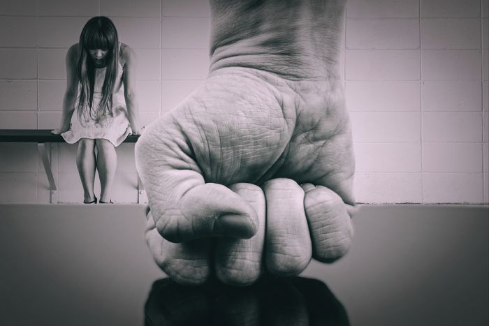 Κανδήλα | Δράση ευαισθητοποίησης του κοινού για τη μείωση της ενδοοικογενειακής βίας και της βίας στα σχολεία