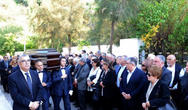 Το τελευταίο &quot;αντίο&quot; στον Ευάγγελο Μαχαίρα (εικόνες)...