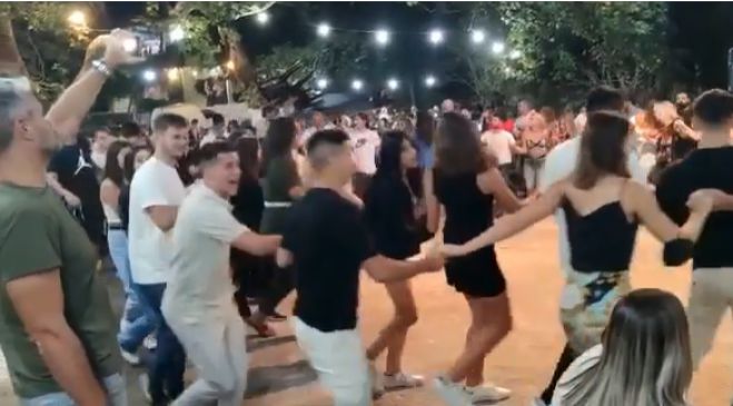 Οι Χραναίοι δεν το βάζουν κάτω ... διασκεδάζουν με την ψυχή τους! (vd)
