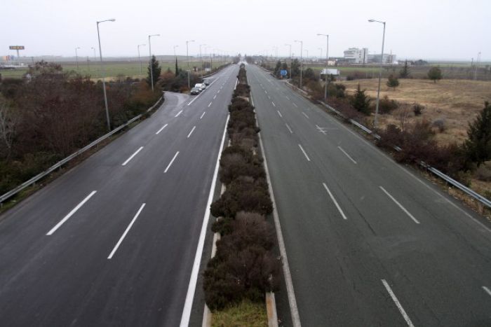 "&Alpha;&theta;ή&nu;&alpha; - &Theta;&epsilon;&sigma;&sigma;&alpha;&lambda;&omicron;&nu;ί&kappa;&eta;" &sigma;&epsilon; 4 ώ&rho;&epsilon;&sigmaf; &kappa;&alpha;&iota; 15 &lambda;&epsilon;&pi;&tau;ά: &Eta; &nu;έ&alpha; &sigma;ή&rho;&alpha;&gamma;&gamma;&alpha; &pi;&omicron;&upsilon; &alpha;&lambda;&lambda;ά&zeta;&epsilon;&iota; &tau;&alpha; &delta;&epsilon;&delta;&omicron;&mu;έ&nu;&alpha; (vd)