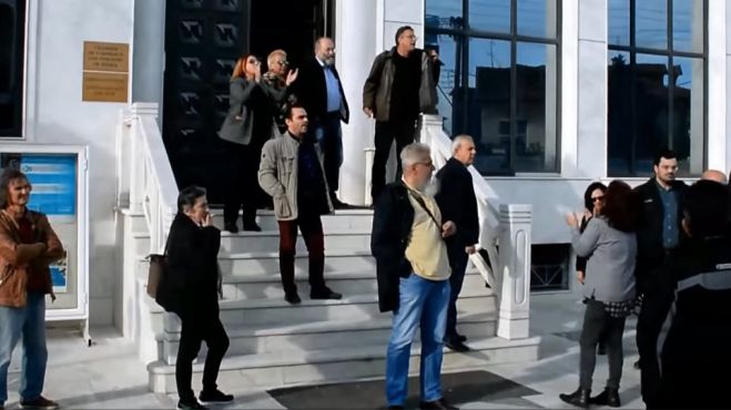 Αποδοκίμασαν τον Αρβανίτη του ΣΥΡΙΖΑ στην Κατερίνη | &quot;Προδότες, η Μακεδονία είναι ελληνική&quot; (vd)