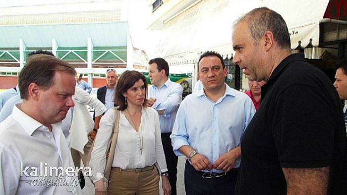 &Kappa;&alpha;&rho;&alpha;&mu;&alpha;&nu;&lambda;ή&sigmaf;, &Alpha;&sigma;&eta;&mu;&alpha;&kappa;&omicron;&pi;&omicron;ύ&lambda;&omicron;&upsilon; &kappa;&alpha;&iota; &Beta;&lambda;ά&sigma;&eta;&sigmaf; &kappa;&omicron;&nu;&tau;ά &sigma;&tau;&omicron;&upsilon;&sigmaf; &pi;&lambda;&eta;&gamma;έ&nu;&tau;&epsilon;&sigmaf; &tau;&eta;&sigmaf; &Alpha;&rho;&kappa;&alpha;&delta;ί&alpha;&sigmaf; (&epsilon;&iota;&kappa;ό&nu;&epsilon;&sigmaf;)