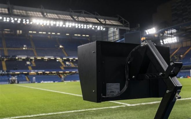 &Pi;&rho;&omicron;&sigmaf; &tau;&omicron; &tau;έ&lambda;&omicron;&sigmaf; &tau;&eta;&sigmaf; &sigma;&epsilon;&zeta;ό&nu; &tau;&omicron; VAR &sigma;&tau;&alpha; &epsilon;&lambda;&lambda;&eta;&nu;&iota;&kappa;ά &gamma;ή&pi;&epsilon;&delta;&alpha;!