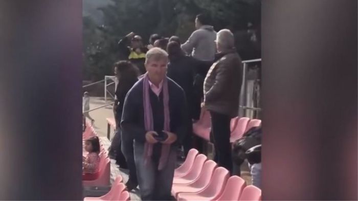 &Gamma;&omicron;&nu;&epsilon;ί&sigmaf; έ&pi;&alpha;&iota;&xi;&alpha;&nu; &mu;&pi;&omicron;&upsilon;&nu;&iota;έ&sigmaf; &sigma;&tau;&iota;&sigmaf; &epsilon;&xi;έ&delta;&rho;&epsilon;&sigmaf; &sigma;&epsilon; &alpha;&gamma;ώ&nu;&alpha; &pi;&iota;&tau;&sigma;&iota;&rho;&iota;&kappa;ά&delta;&omega;&nu; (vd)