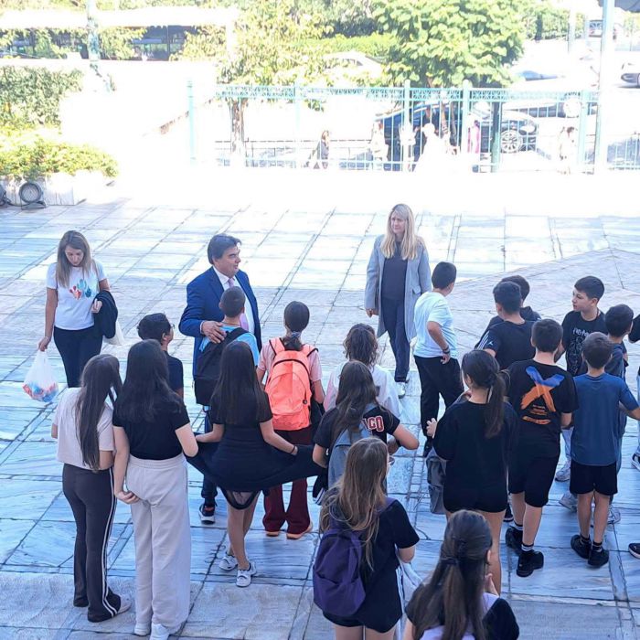 &Beta;&omicron;&upsilon;&lambda;ή | &Omicron; &Gamma;&iota;&alpha;&nu;&nu;&alpha;&kappa;&omicron;ύ&rho;&alpha;&sigmaf; &upsilon;&pi;&omicron;&delta;έ&chi;&theta;&eta;&kappa;&epsilon; 26 &mu;&alpha;&theta;&eta;&tau;έ&sigmaf; &kappa;&alpha;&iota; &tau;&rho;&epsilon;&iota;&sigmaf; &epsilon;&kappa;&pi;&alpha;&iota;&delta;&epsilon;&upsilon;&tau;&iota;&kappa;&omicron;ύ&sigmaf; &alpha;&pi;ό &tau;&omicron; 7&omicron; &Delta;&eta;&mu;&omicron;&tau;&iota;&kappa;ό &Sigma;&chi;&omicron;&lambda;&epsilon;ί&omicron; &Tau;&rho;ί&pi;&omicron;&lambda;&eta;&sigmaf; (&epsilon;&iota;&kappa;ό&nu;&epsilon;&sigmaf;)
