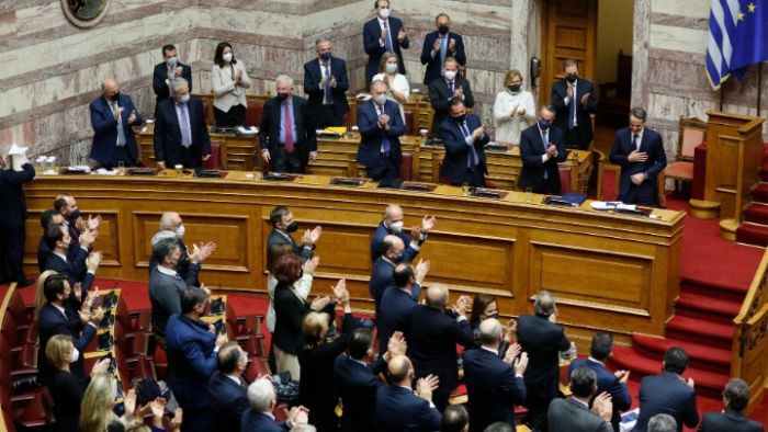 &Alpha;&pi;&omicron;&rho;&rho;ί&phi;&theta;&eta;&kappa;&epsilon; &eta; &pi;&rho;ό&tau;&alpha;&sigma;&eta; &delta;&upsilon;&sigma;&pi;&iota;&sigma;&tau;ί&alpha;&sigmaf; &tau;&omicron;&upsilon; &Sigma;&Upsilon;&Rho;&Iota;&Zeta;&Alpha; &kappa;&alpha;&tau;ά &tau;&eta;&sigmaf; &kappa;&upsilon;&beta;έ&rho;&nu;&eta;&sigma;&eta;&sigmaf; - 156 &kappa;&alpha;&tau;ά, 142 &upsilon;&pi;έ&rho;, 1 &pi;&alpha;&rho;ώ&nu;