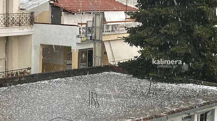 Καλοκαιρινό ... χαλάζι με δυνατές καταιγίδες στην Τρίπολη (vd)