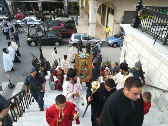 Η λιτανεία της Εικόνας της «Παναγίας της Τριπολιτσάς»