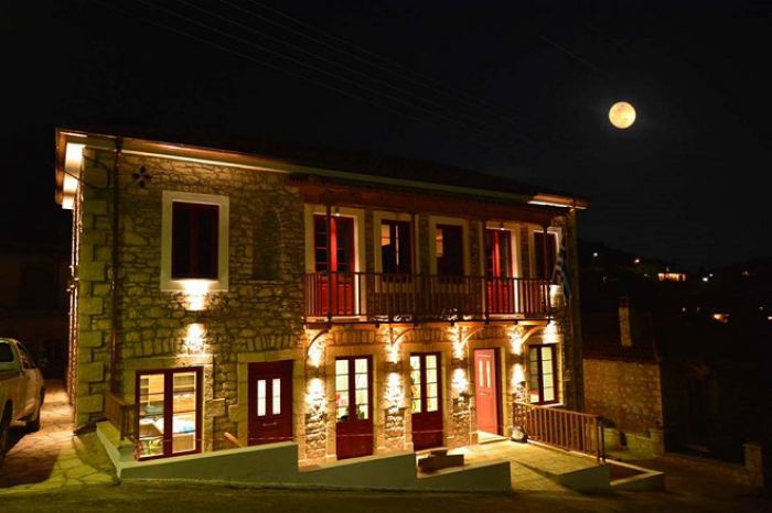 &Tau;&omicron; &Alpha;&upsilon;&gamma;&omicron;&upsilon;&sigma;&tau;&iota;ά&tau;&iota;&kappa;&omicron; &phi;&epsilon;&gamma;&gamma;ά&rho;&iota; &pi;ά&nu;&omega; &alpha;&pi;ό &tau;&omicron; &Mu;&omicron;&upsilon;&sigma;&epsilon;ί&omicron; &Lambda;&alpha;ϊ&kappa;&omicron;ύ &Pi;&omicron;&lambda;&iota;&tau;&iota;&sigma;&mu;&omicron;ύ &Delta;ά&rho;&alpha;!