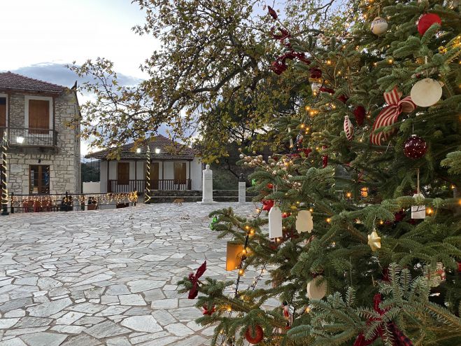 &Chi;&rho;&iota;&sigma;&tau;&omicron;ύ&gamma;&epsilon;&nu;&nu;&alpha; &xi;&alpha;&nu;ά, &pi;ά&mu;&epsilon; &chi;&omega;&rho;&iota;ό&hellip;  &pi;ά&mu;&epsilon; &Beta;&alpha;&mu;&beta;&alpha;&kappa;&omicron;ύ &kappa;&alpha;&iota; &alpha;&upsilon;&tau;ή &tau;&eta; &chi;&rho;&omicron;&nu;&iota;ά!