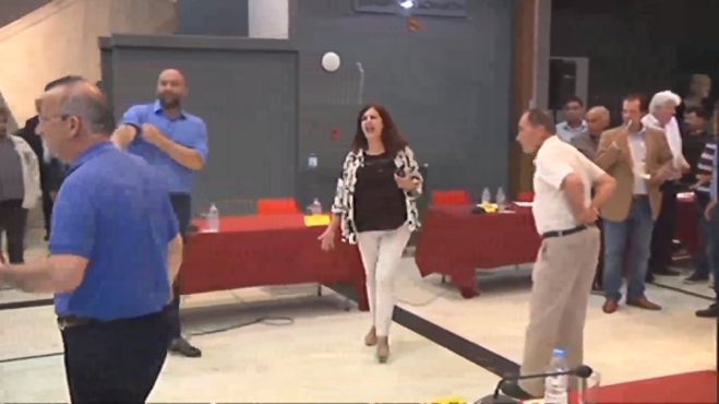 &Chi;ά&omicron;&sigmaf; &sigma;&tau;&omicron; &pi;&epsilon;&rho;&iota;&phi;&epsilon;&rho;&epsilon;&iota;&alpha;&kappa;ό &sigma;&upsilon;&mu;&beta;&omicron;ύ&lambda;&iota;&omicron; | &Tau;&sigma;&alpha;&kappa;ώ&nu;&omicron;&nu;&tau;&alpha;&nu; &epsilon;&pi;ί &mu;ί&alpha; ώ&rho;&alpha;, &chi;&omega;&rho;ί&sigmaf; &kappa;&alpha;&nu; &nu;&alpha; &sigma;&upsilon;&zeta;&eta;&tau;ή&sigma;&omicron;&upsilon;&nu; έ&nu;&alpha; &theta;έ&mu;&alpha; - &Mu;έ&tau;&alpha; έ&gamma;&iota;&nu;&epsilon; &delta;&iota;&alpha;&kappa;&omicron;&pi;ή &gamma;&iota;&alpha; &delta;&iota;ά&lambda;&epsilon;&iota;&mu;&mu;&alpha;!