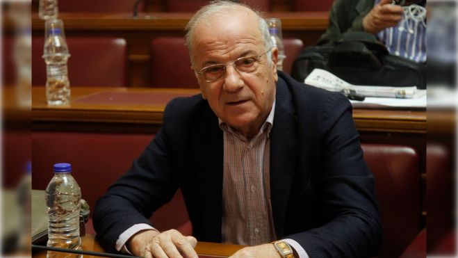 &Pi;έ&theta;&alpha;&nu;&epsilon; &omicron; &delta;&eta;&mu;&omicron;&sigma;&iota;&omicron;&gamma;&rho;ά&phi;&omicron;&sigmaf; &Nu;ά&sigma;&omicron;&sigmaf; &Alpha;&theta;&alpha;&nu;&alpha;&sigma;ί&omicron;&upsilon; &sigma;&epsilon; &eta;&lambda;&iota;&kappa;ί&alpha; 75 &epsilon;&tau;ώ&nu;
