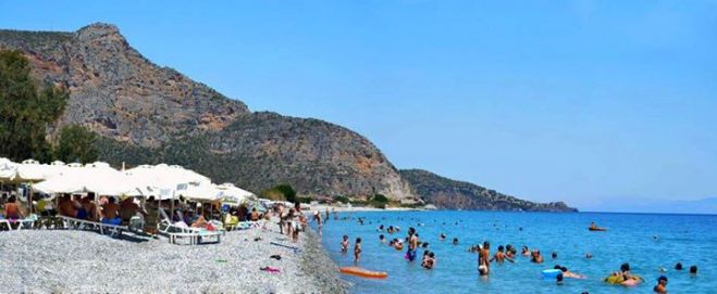 Παραλίες - Καθαρά τα νερά σε Λεωνίδιο και Πούλιθρα!
