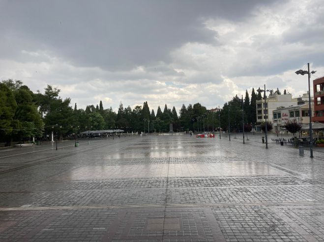 &Tau;&omicron; &kappa;&alpha;&lambda;&omicron;&kappa;&alpha;ί&rho;&iota; ... &sigma;&upsilon;&nu;&epsilon;&chi;ί&zeta;&epsilon;&tau;&alpha;&iota; &sigma;&tau;&eta;&nu; &Tau;&rho;ί&pi;&omicron;&lambda;&eta;! (vd)