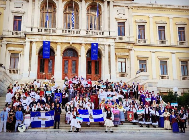 &Sigma;&tau;&omicron; 3&omicron; &phi;&epsilon;&sigma;&tau;&iota;&beta;ά&lambda; &pi;&alpha;&rho;&alpha;&delta;&omicron;&sigma;&iota;&alpha;&kappa;ώ&nu; &chi;&omicron;&rho;ώ&nu; "&Sigma;&upsilon;&rho;&iota;&alpha;&nu;&omicron;&pi;&alpha;&tau;&omega;" &omicron; &Chi;&omicron;&rho;&epsilon;&upsilon;&tau;&iota;&kappa;ό&sigmaf; Ό&mu;&iota;&lambda;&omicron;&sigmaf; &Tau;&rho;ί&pi;&omicron;&lambda;&eta;&sigmaf;