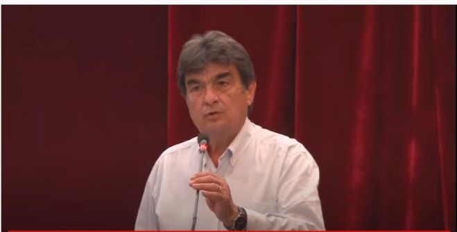 &Gamma;&iota;&alpha;&nu;&nu;&alpha;&kappa;&omicron;ύ&rho;&alpha;&sigmaf;: "&Delta;&epsilon;&nu; &tau;&omicron;&lambda;&mu;ά&sigmaf; &nu;&alpha; &mu;&iota;&lambda;ή&sigma;&epsilon;&iota;&sigmaf; &sigma;&tau;&omicron; &tau;&eta;&lambda;έ&phi;&omega;&nu;&omicron; &gamma;&iota;&alpha;&tau;ί &pi;&alpha;&rho;&alpha;&kappa;&omicron;&lambda;&omicron;&upsilon;&theta;&omicron;ύ&nu; ό&lambda;&omicron;&iota;, ό&lambda;&omicron;&upsilon;&sigmaf;"!