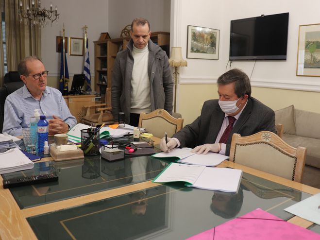 &Tau;&rho;ί&pi;&omicron;&lambda;&eta; | &Upsilon;&pi;&omicron;&gamma;&rho;ά&phi;&tau;&eta;&kappa;&epsilon; &pi;&rho;ό&gamma;&rho;&alpha;&mu;&mu;&alpha; &gamma;&iota;&alpha; &tau;&rho;ό&phi;&iota;&mu;&alpha; &sigma;&epsilon; ά&pi;&omicron;&rho;&omicron;&upsilon;&sigmaf;