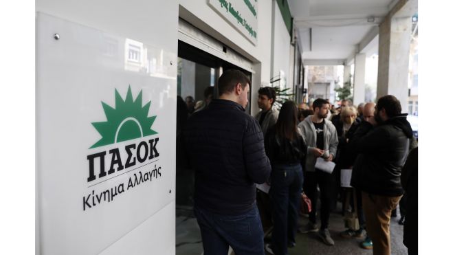 "&Beta;&eta;&mu;&alpha;&tau;&omicron;&delta;ό&tau;&eta;&sigmaf;": "&Eta; &laquo;&omicron;&mu;ά&delta;&alpha; &Alpha;&nu;&delta;&rho;&omicron;&upsilon;&lambda;ά&kappa;&eta;&raquo; &sigma;&upsilon;&gamma;&kappa;έ&nu;&tau;&rho;&omega;&sigma;&epsilon; &sigma;&tau;&omicron; &nu;&omicron;&mu;ό &Alpha;&rho;&kappa;&alpha;&delta;ί&alpha;&sigmaf; 1273 &mu;&omicron;&nu;&omicron;&sigma;&tau;&alpha;&upsilon;&rho;ί&epsilon;&sigmaf;, &epsilon;&nu;ώ &eta; &laquo;&omicron;&mu;ά&delta;&alpha; &Kappa;&omega;&nu;&sigma;&tau;&alpha;&nu;&tau;&iota;&nu;ό&pi;&omicron;&upsilon;&lambda;&omicron;&upsilon;&raquo; 988"