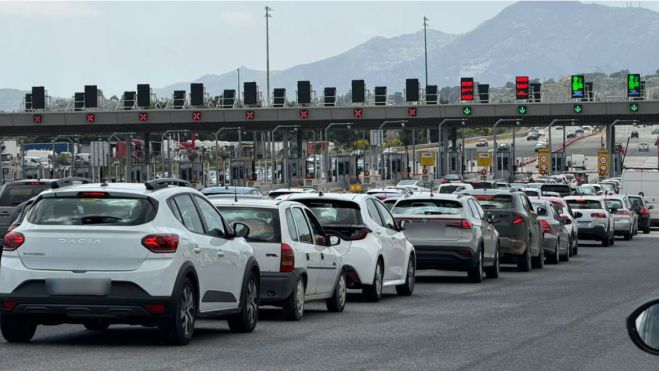 &Mu;&epsilon; &chi;&alpha;&mu;&eta;&lambda;έ&sigmaf; &tau;&alpha;&chi;ύ&tau;&eta;&tau;&epsilon;&sigmaf; &eta; &epsilon;&pi;&iota;&sigma;&tau;&rho;&omicron;&phi;ή &tau;&omega;&nu; &epsilon;&kappa;&delta;&rho;&omicron;&mu;έ&omega;&nu; &tau;&omicron;&upsilon; &Delta;&epsilon;&kappa;&alpha;&pi;&epsilon;&nu;&tau;&alpha;ύ&gamma;&omicron;&upsilon;&sigma;&tau;&omicron;&upsilon; | &Pi;&rho;&omicron;&beta;&lambda;ή&mu;&alpha;&tau;&alpha; &sigma;&tau;&eta;&nu; &Alpha;&theta;&eta;&nu;ώ&nu; - &Kappa;&omicron;&rho;ί&nu;&theta;&omicron;&upsilon;