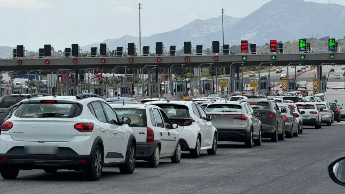 &Mu;&epsilon; &chi;&alpha;&mu;&eta;&lambda;έ&sigmaf; &tau;&alpha;&chi;ύ&tau;&eta;&tau;&epsilon;&sigmaf; &eta; &epsilon;&pi;&iota;&sigma;&tau;&rho;&omicron;&phi;ή &tau;&omega;&nu; &epsilon;&kappa;&delta;&rho;&omicron;&mu;έ&omega;&nu; &tau;&omicron;&upsilon; &Delta;&epsilon;&kappa;&alpha;&pi;&epsilon;&nu;&tau;&alpha;ύ&gamma;&omicron;&upsilon;&sigma;&tau;&omicron;&upsilon; | &Pi;&rho;&omicron;&beta;&lambda;ή&mu;&alpha;&tau;&alpha; &sigma;&tau;&eta;&nu; &Alpha;&theta;&eta;&nu;ώ&nu; - &Kappa;&omicron;&rho;ί&nu;&theta;&omicron;&upsilon;