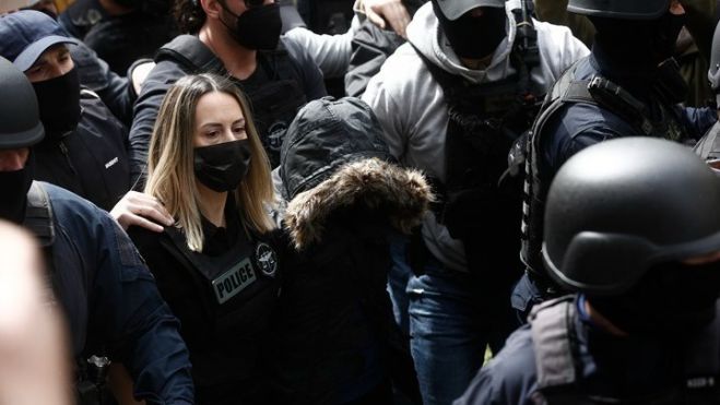 Ύ&pi;&omicron;&pi;&tau;&eta; &gamma;&iota;&alpha; &tau;&omicron;&upsilon;&sigmaf; &theta;&alpha;&nu;ά&tau;&omicron;&upsilon;&sigmaf; &tau;&eta;&sigmaf; &Mu;&alpha;&lambda;έ&nu;&alpha;&sigmaf; &kappa;&alpha;&iota; &tau;&eta;&sigmaf; Ί&rho;&iota;&delta;&alpha;&sigmaf;, &eta; &Rho;&omicron;ύ&lambda;&alpha; &Pi;&iota;&sigma;&pi;&iota;&rho;ί&gamma;&kappa;&omicron;&upsilon;