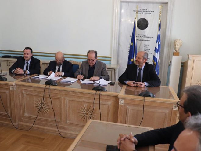 &Pi;&epsilon;&rho;&iota;&phi;έ&rho;&epsilon;&iota;&alpha; &Pi;&epsilon;&lambda;&omicron;&pi;&omicron;&nu;&nu;ή&sigma;&omicron;&upsilon; | &Pi;ά&nu;&omega; &alpha;&pi;ό 50.000.000 &euro; &gamma;&iota;&alpha; &mu;&iota;&kappa;&rho;&omicron;&mu;&epsilon;&sigma;&alpha;ί&epsilon;&sigmaf; &epsilon;&pi;&iota;&chi;&epsilon;&iota;&rho;ή&sigma;&epsilon;&iota;&sigmaf;!