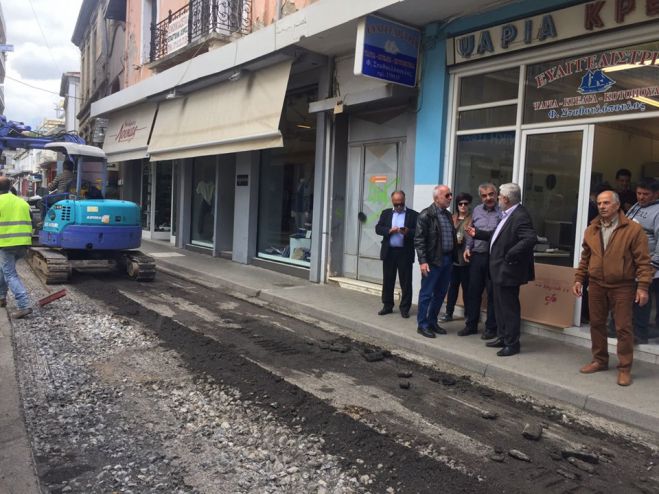&Alpha;&sigma;&phi;&alpha;&lambda;&tau;ό&sigma;&tau;&rho;&omega;&sigma;&eta; &sigma;&tau;&eta;&nu; &omicron;&delta;ό "&Sigma;&pi;&epsilon;&tau;&sigma;&epsilon;&rho;&omicron;&pi;&omicron;ύ&lambda;&omicron;&upsilon;" - &Sigma;&tau;&alpha; έ&rho;&gamma;&alpha; &omicron; &Pi;&alpha;&upsilon;&lambda;ή&sigmaf; (&epsilon;&iota;&kappa;ό&nu;&epsilon;&sigmaf;)
