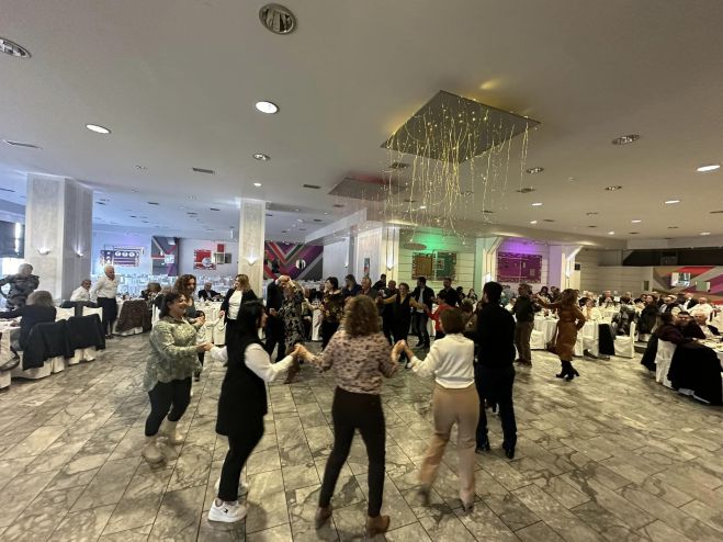 &Sigma;ύ&lambda;&lambda;&omicron;&gamma;&omicron;&sigmaf; &Alpha;&pi;&alpha;&nu;&tau;&alpha;&chi;&omicron;ύ &Sigma;&tau;&epsilon;&nu;&iota;&omega;&tau;ώ&nu; "&omicron;&iota; Ά&gamma;&iota;&omicron;&iota; &Alpha;&nu;ά&rho;&gamma;&upsilon;&rho;&omicron;&iota;" | &Eta; &kappa;&omicron;&pi;ή &pi;ί&tau;&alpha;&sigmaf; &mu;έ&sigma;&alpha; &alpha;&pi;ό &epsilon;&iota;&kappa;ό&nu;&epsilon;&sigmaf;!